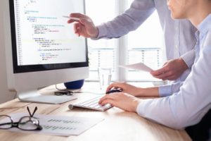 Shopware Notfallsupport und Wartungsverträge 1 Wir programmieren Ihnen eine maßgeschneiderte Lösung